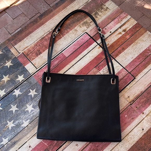 Coach Vintage  Crossbody/Shoulder Bag-Black Pebble Leather - Picture 2 of 6